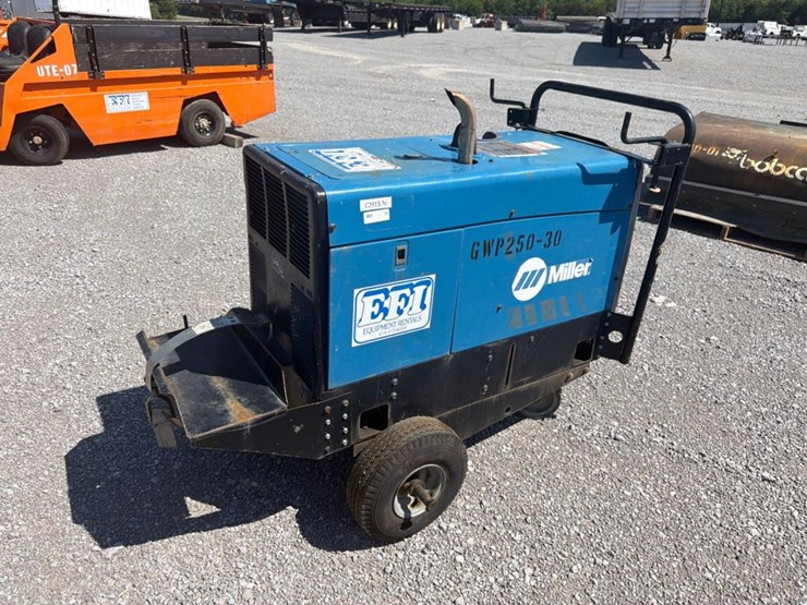 #33-•-miller-bobcat-250-11000w-welder/generator-image-1