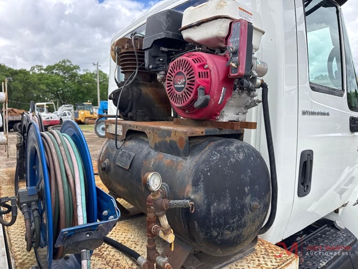 2004-international-durastar-4300-image-33