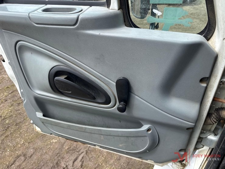 2004-international-durastar-4300-image-46
