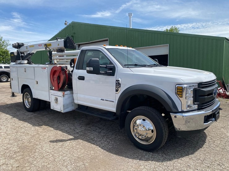 2019-ford-f-450-service-truck-image-1
