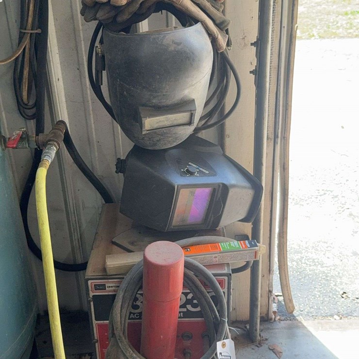 Craftsman 35-230 AC Arc Welder with Accessories