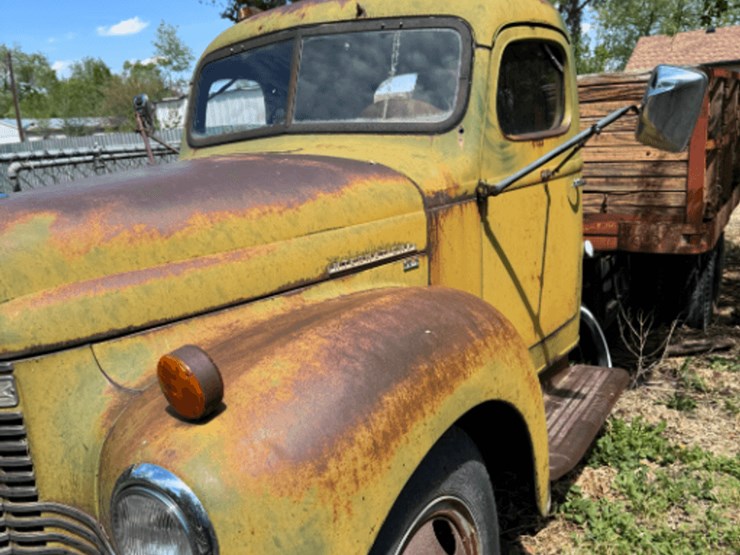 #5008-•-benefit-of-kqed-1949-international-dump-truck*-image-1