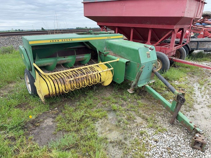 john-deere-336-image-2
