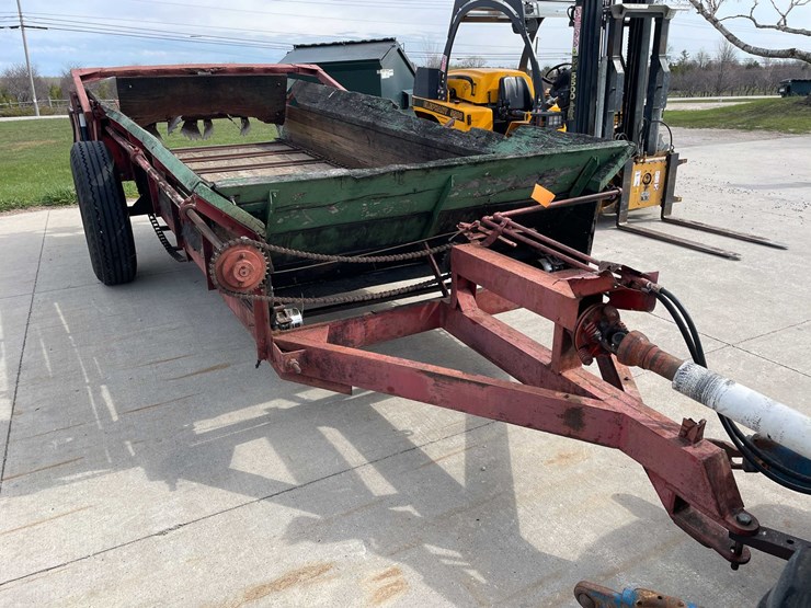 #5512-•-manure-spreader-image-3