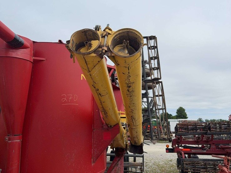new-holland-358-image-6