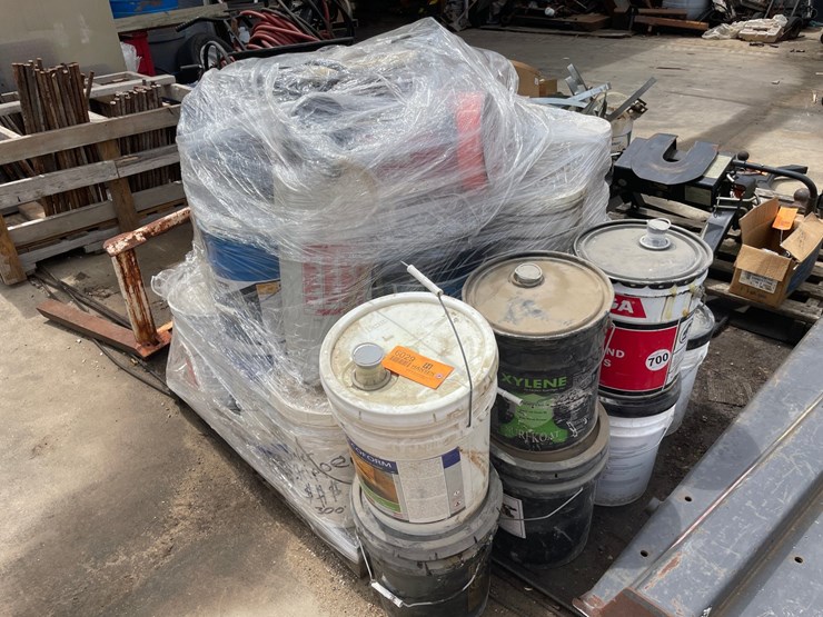 #6029-•-pallet-of-various-concrete-fluids-and-supplies-image-1