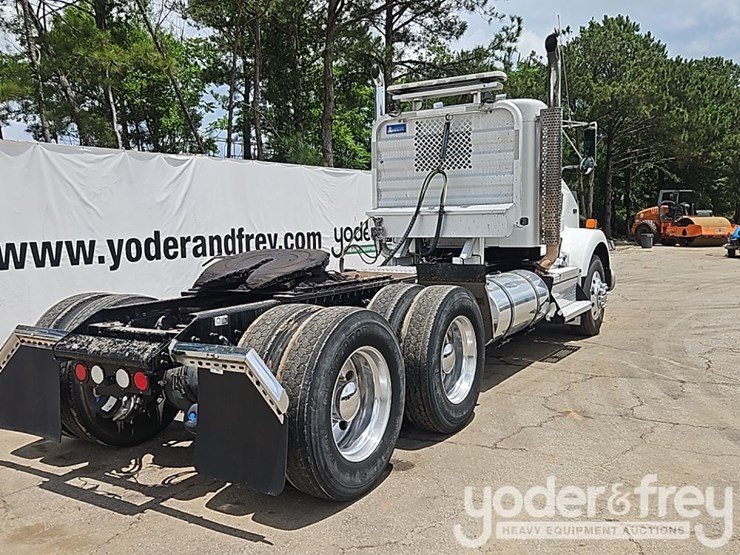 2020-kenworth-t800-image-5