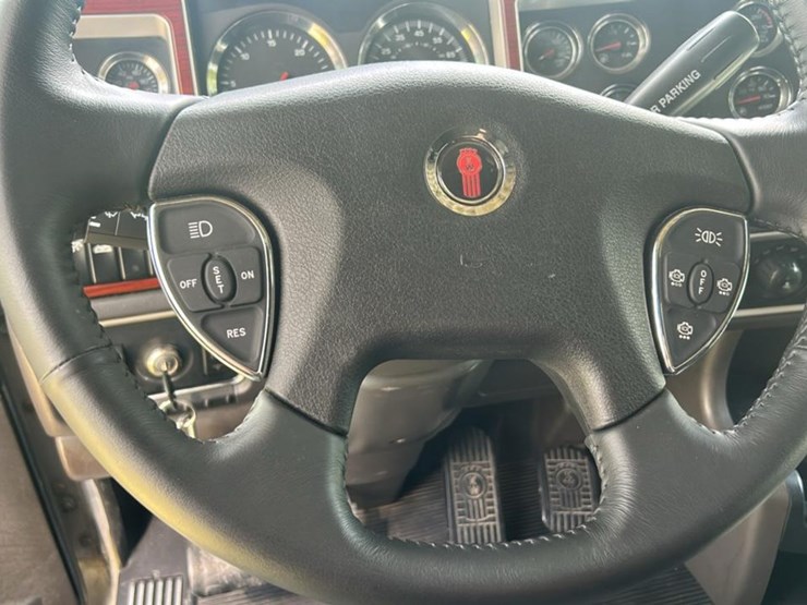 2006-kenworth-t800-image-24