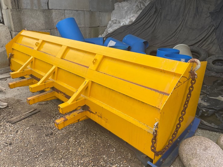 #6001-•-loader-snow-pusher-image-1