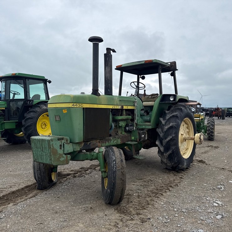 JOHN DEERE 4430