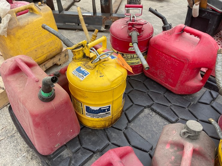 #6046-•-6-fuel-cans-image-1