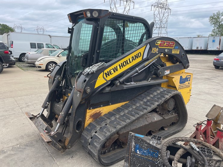 2019-new-holland-c232-image-1