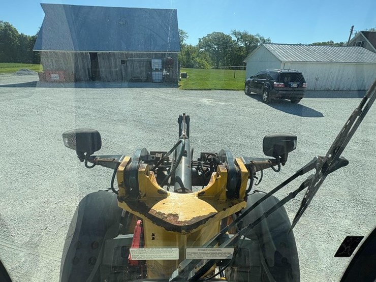 2020-deere-304l-image-15
