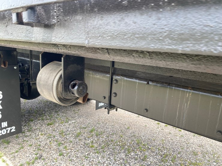 2013-freightliner-m2-flatbed-image-41