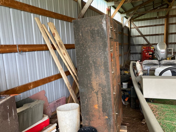 #3604-•-metal-storage-locker-image-1