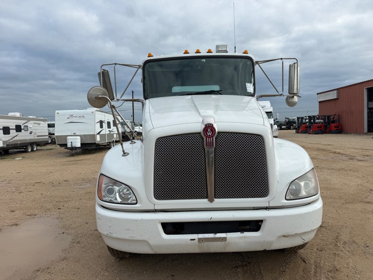 2016-kenworth-t370-image-2