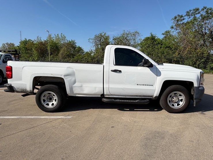 2017-chevrolet-silverado-1500-image-6