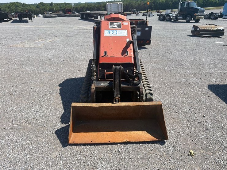 2015-ditch-witch-sk850-image-2