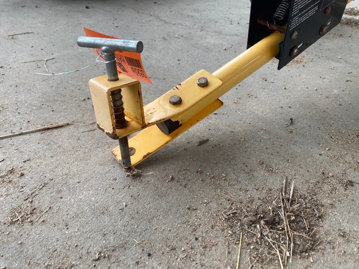 #3569-•-yardworks-pull-behind-seed-spreader-image-6