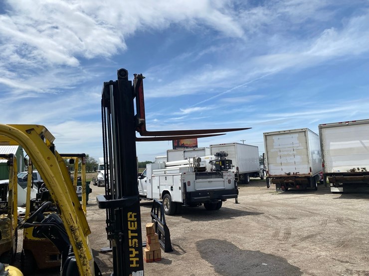 2016-hyster-h30ft-lp-forklift-image-4