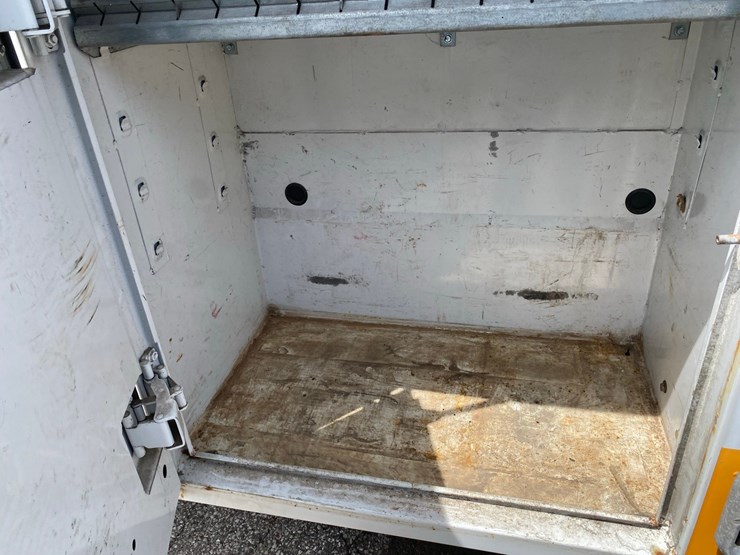 2019-ford-f-450-service-truck-image-39