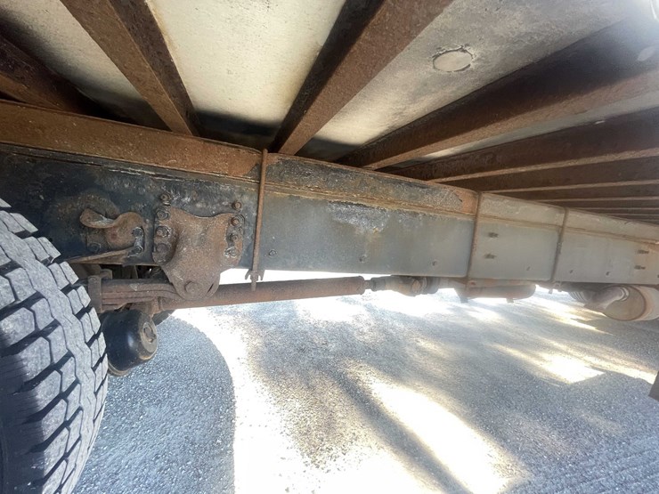 #4198-•-2005-sterling-box-truck-image-22