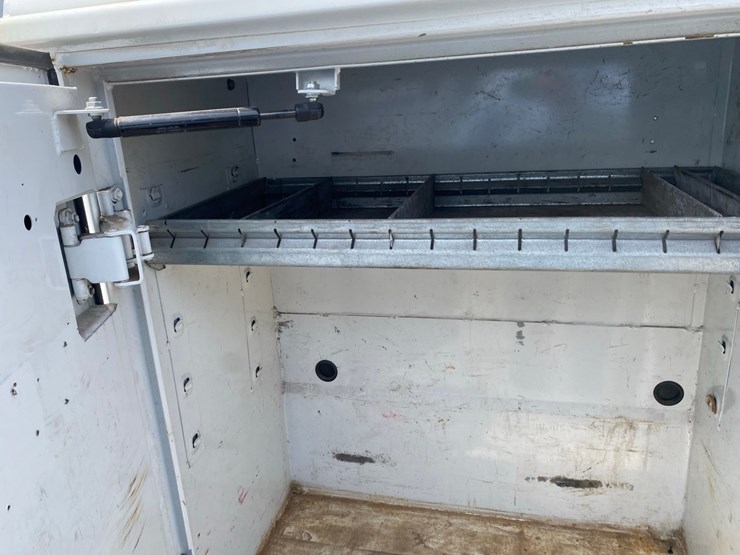 2019-ford-f-450-service-truck-image-40