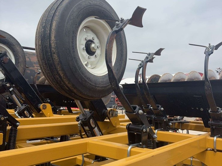 2016-landoll-875-21-image-15