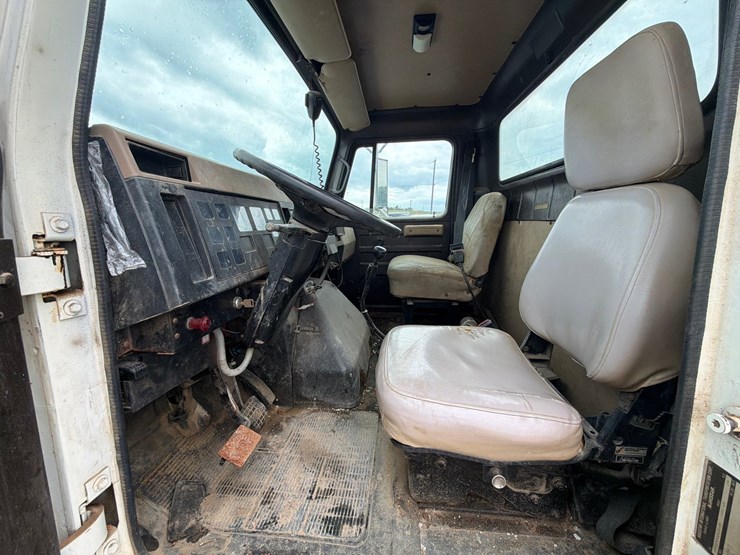 1990-international-4900-image-14