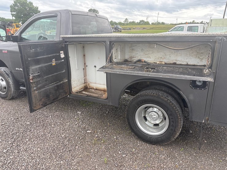 2020-dodge-3500-image-5