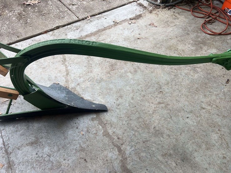 john-deere-right-hand-walking-plow-image-15