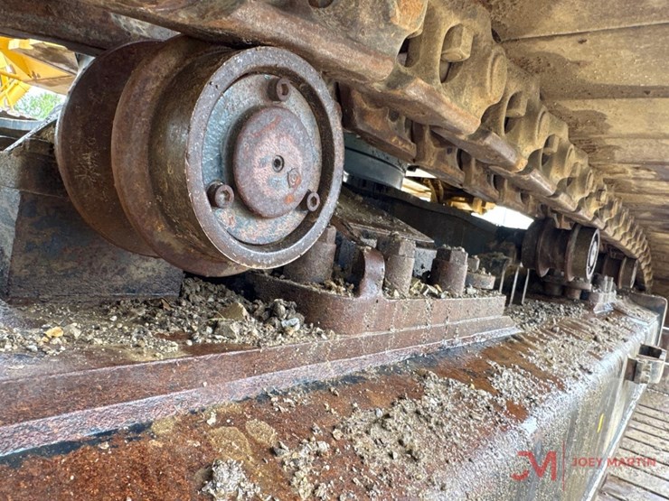 2001-deere-450-lc-image-22