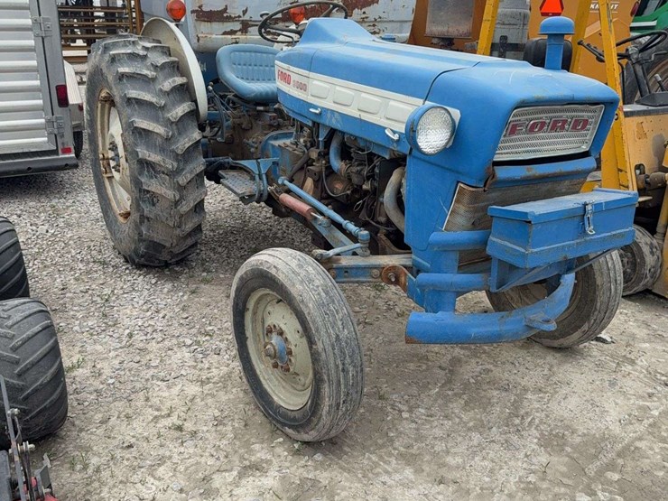 1965-ford-3000-image-2