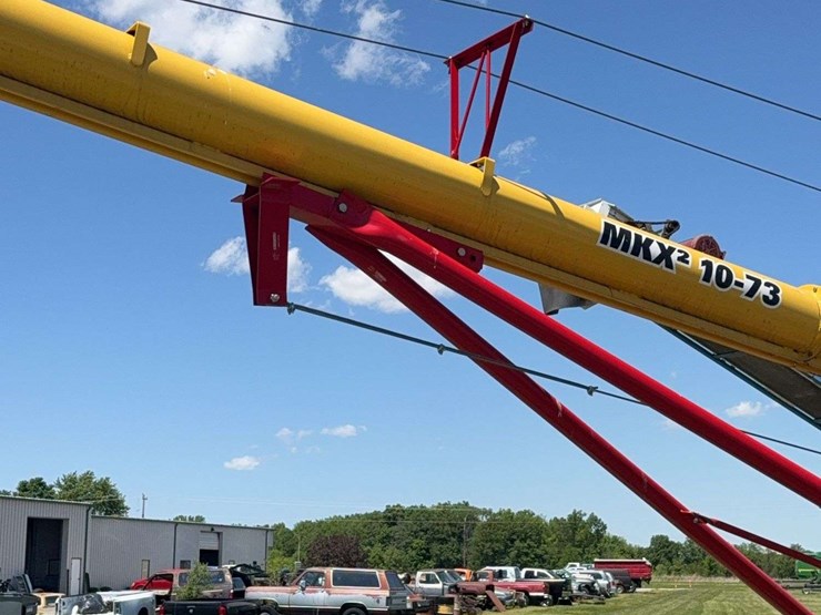 2023-westfield-mkx-x-21073-swing-away-auger,-10"-x-73ft,-540-pto-(inside-building),-low-use-image-14