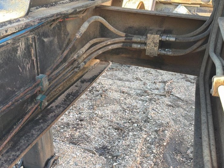 2018-deere-437e-image-62