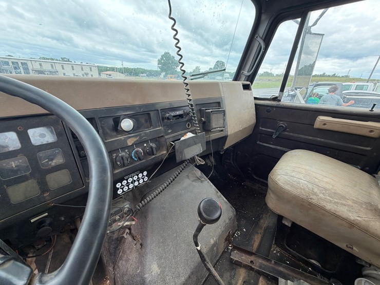 1990-international-4900-image-16