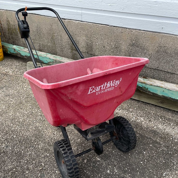 #4187 • Seed Spreader