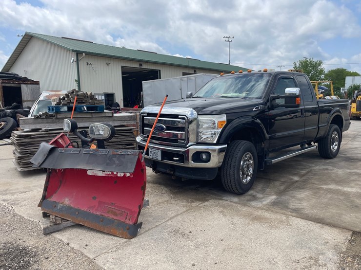 2015-ford-f250-xlt-image-1