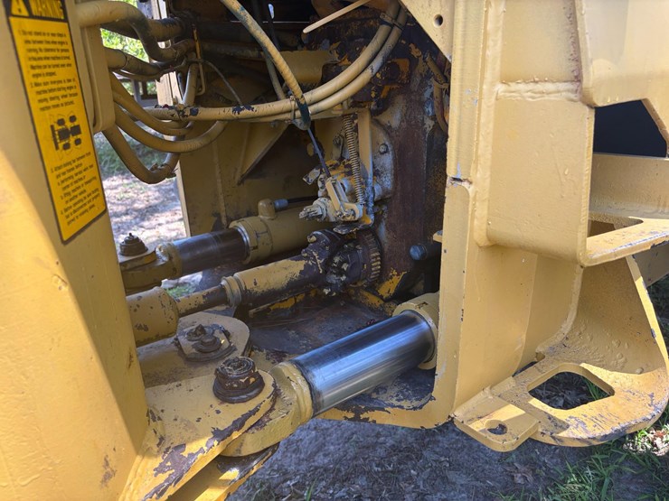 1983-john-deere-640-image-27