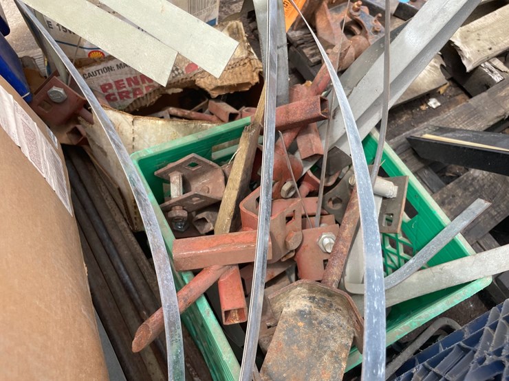 #6030-•-pallet-of-concrete-supplies-image-3