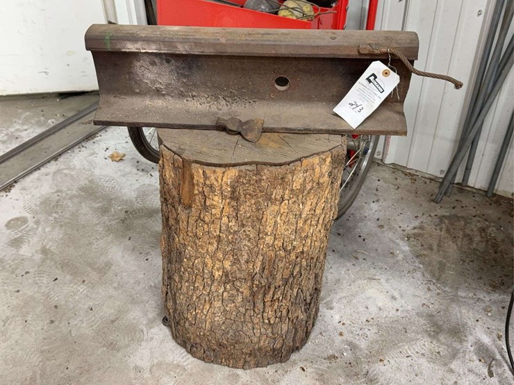 railroad-anvil-with-axe-head-image-1