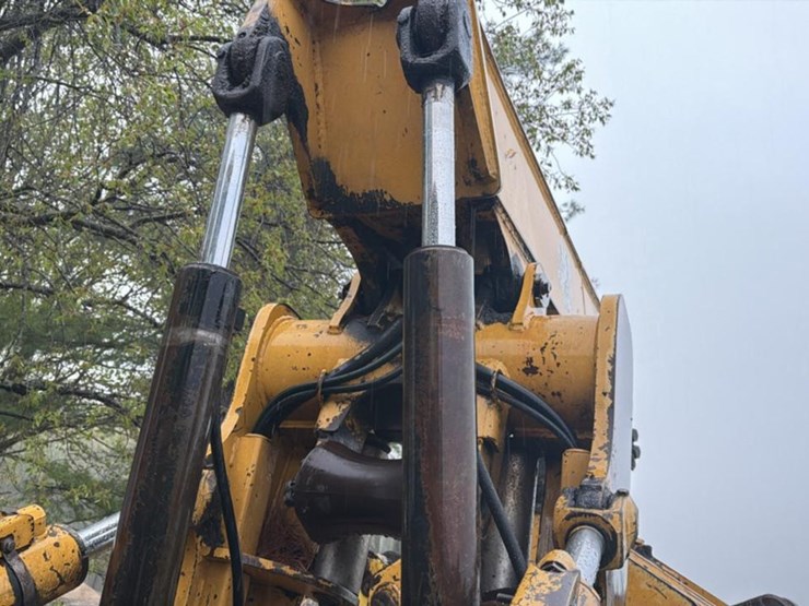 1996-deere-748g-image-32