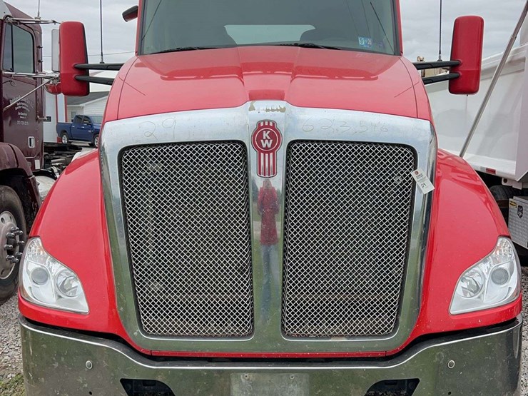 2016-kenworth-t680-image-5