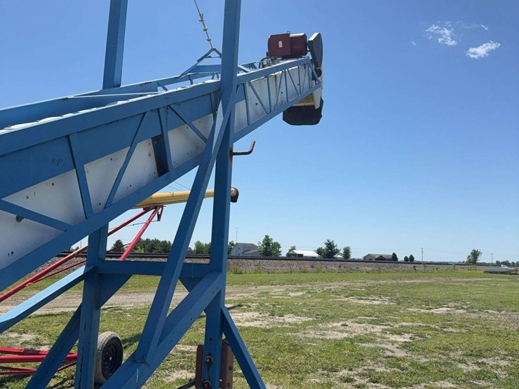 20"-x-30ft-paddle-chain-conveyor,-used-to-load-corn,-with-electric-motor,-single-phase-hookup-image-6