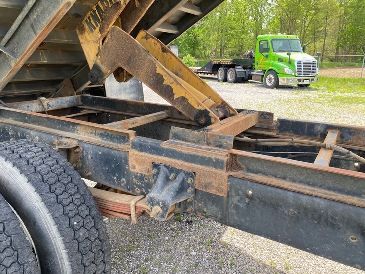 2002-gmc-6500-dump-truck-image-19