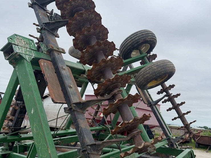 john-deere-331-image-3