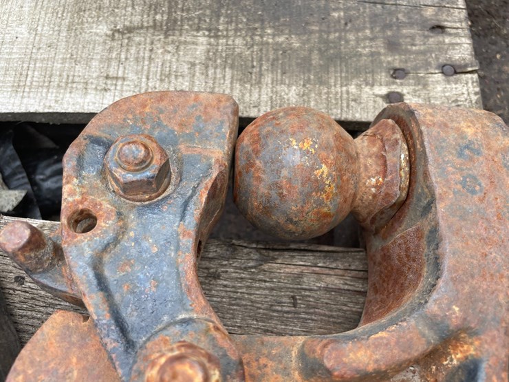 #6025-•-(2)-2"-receiver-hitches-image-2