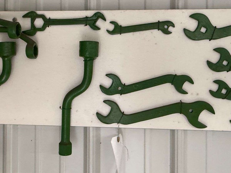 john-deere-tool-wrench-assortment-image-1