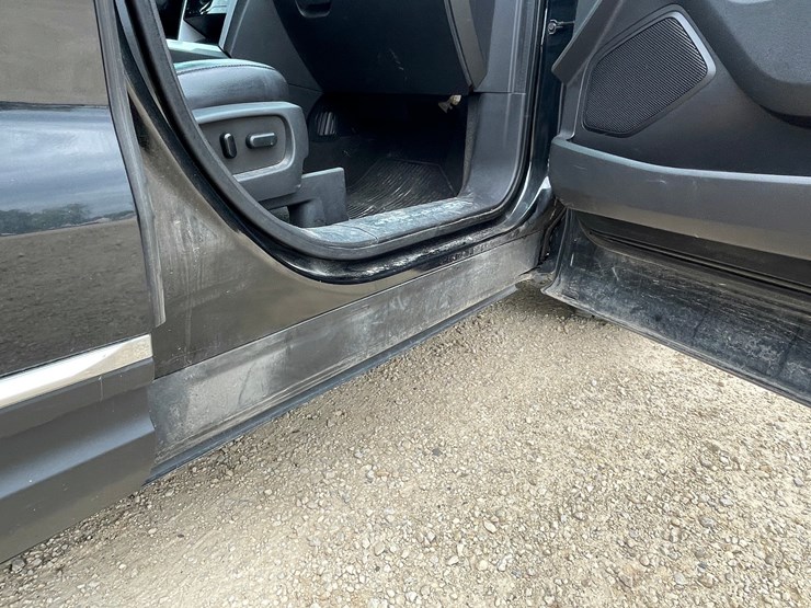 2011-ford-explorer-limited-image-27