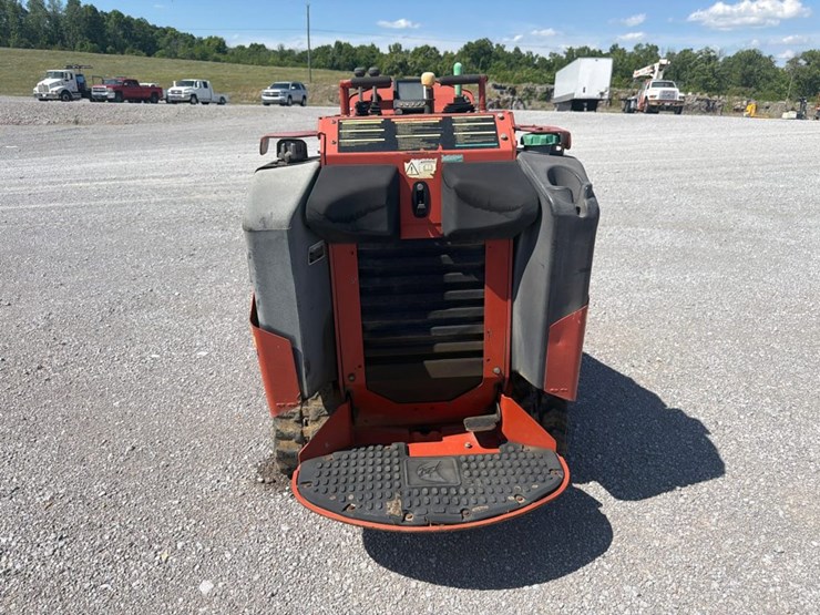 2015-ditch-witch-sk850-image-5